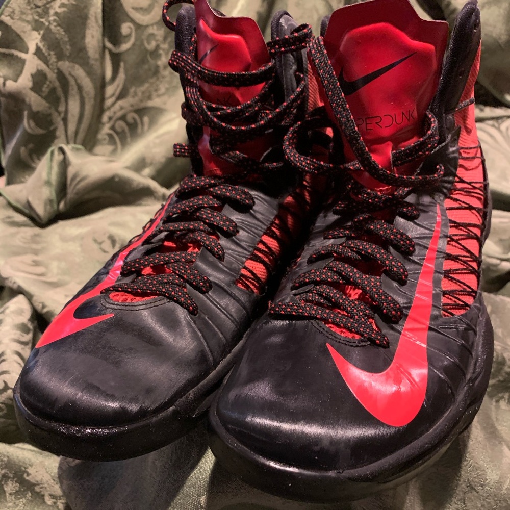 2012 Nike Hyperdunks Size 9.5